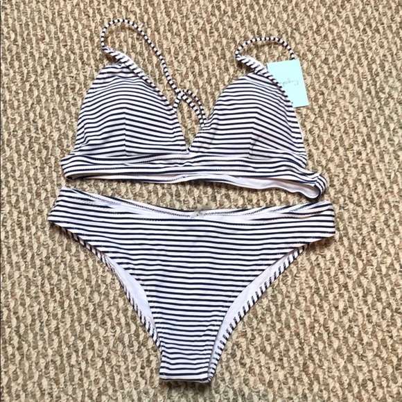 Cupshe Other - Cupshe Striped Bikini